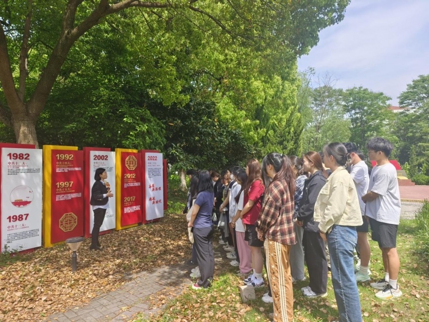 “弘扬五四爱国精神，展现当代青年风采” ——威廉希尔官网开展五四主题团日活动